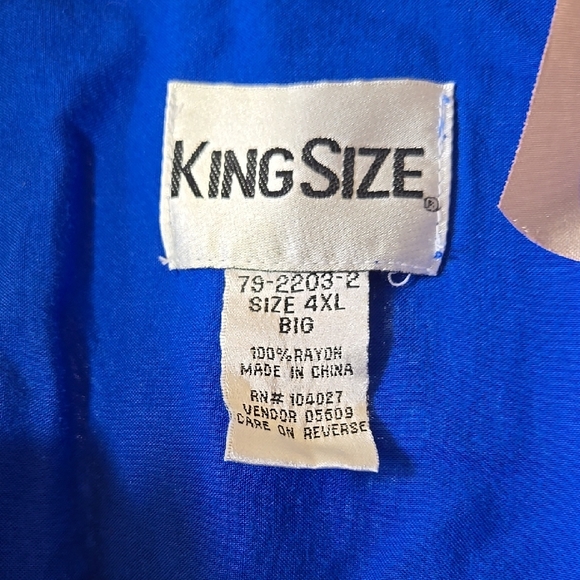 Blue Poker Themed Button-Up Shirt Size 4x. - Picture 3 of 6